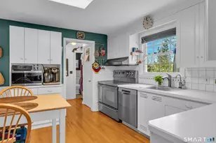 35 Pelham Ln, New Haven, CT 06511 - Photo 25