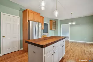 72 Perry Hill Rd, Shelton, CT 06484 - Photo 7