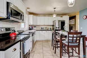 127 Englewood Ave, Bridgeport, CT 06606 - Photo 3