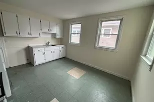 182 Sheridan St, Bridgeport, CT 06610 - Photo 5