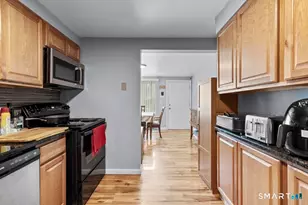 15 Spread Oak Ln, Waterbury, CT 06704 - Photo 13