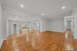 1092 Ocean Ave, New London, CT 06320 - Photo 11