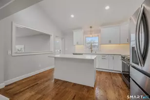 1092 Ocean Ave, New London, CT 06320 - Photo 15