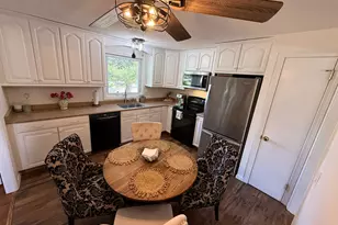 92 Laurel Ln, Simsbury, CT 06070 - Photo 7