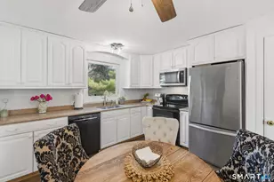 92 Laurel Ln, Simsbury, CT 06070 - Photo 11