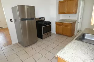 43 Elmwood Ave, Bridgeport, CT 06605 - Photo 13