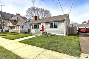 35 Nelson Terrace, Bridgeport, CT 06610 - Photo 1