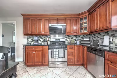 35 Nelson Terrace, Bridgeport, CT 06610 - Photo 15