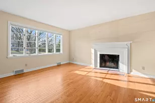 121 View St, Torrington, CT 06790 - Photo 3