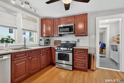 31 Somerset Street, Wethersfield, CT 06109 - Photo 5