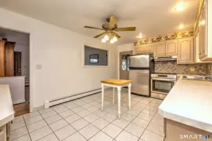 37 Yates St, West Haven, CT 06516 - Photo 9