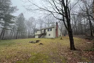 17 Robin Dr, Barkhamsted, CT 06063 - Photo 5