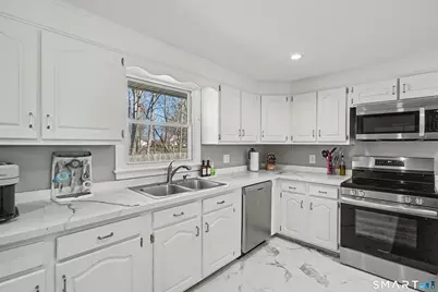 6 Old Farm Drive, Newington, CT 06111 - Photo 7