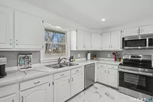 6 Old Farm Dr, Newington, CT 06111 - Photo 7