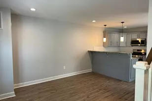 574 Chopsey Hill Rd, Bridgeport, CT 06606 - Photo 5