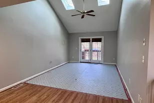 10 Dibble Hollow Ln, Windsor Locks, CT 06096 - Photo 11