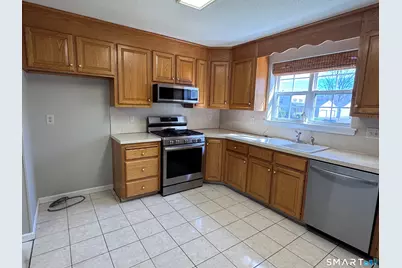 10 Dibble Hollow Lane #10, Windsor Locks, CT 06096 - Photo 9