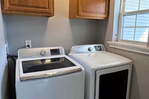 10 Dibble Hollow Ln, Windsor Locks, CT 06096 - Photo 13