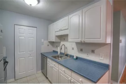 86 Buddington Road #7, Groton, CT 06340 - Photo 3