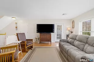83 Perry St, Putnam, CT 06260 - Photo 5