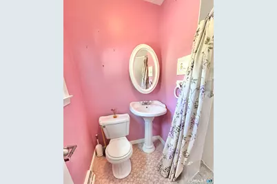 2007 Hartford Turnpike, North Haven, CT 06473 - Photo 15