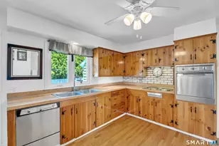 24 Owen Dr, Stonington, CT 06378 - Photo 9