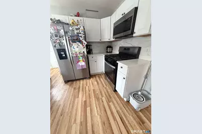 111 Elmwood Place, Bridgeport, CT 06605 - Photo 9