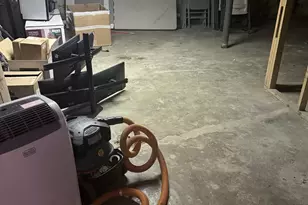 111 Elmwood Pl, Bridgeport, CT 06605 - Photo 31