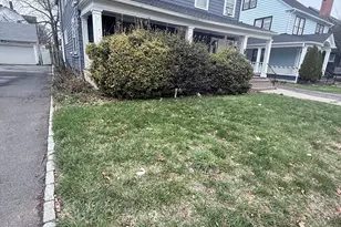 111 Elmwood Pl, Bridgeport, CT 06605 - Photo 3