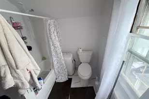 111 Elmwood Pl, Bridgeport, CT 06605 - Photo 25