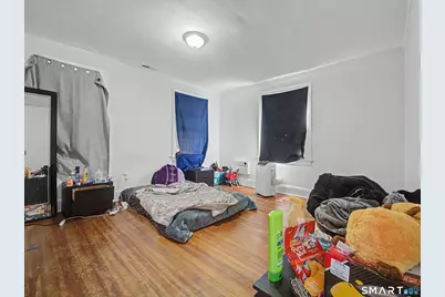 111 Elmwood Place, Bridgeport, CT 06605 - Photo 17