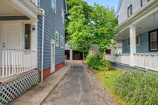 111 Elmwood Pl, Bridgeport, CT 06605 - Photo 35