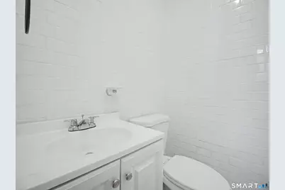 111 Elmwood Place, Bridgeport, CT 06605 - Photo 19