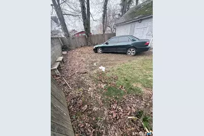 111 Elmwood Place, Bridgeport, CT 06605 - Photo 37