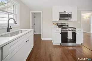 38 St Augustine St, West Hartford, CT 06110 - Photo 5