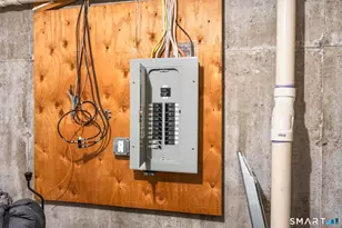 92 Cherry Hill Dr, Bridgeport, CT 06066 - Photo 25