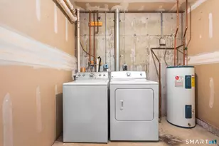 92 Cherry Hill Dr, Bridgeport, CT 06066 - Photo 23