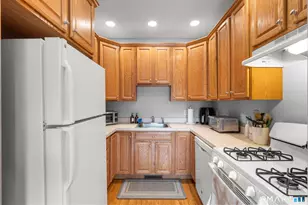 92 Cherry Hill Dr, Bridgeport, CT 06066 - Photo 13