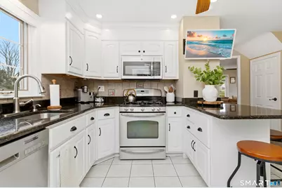 37 Dogwood Place, Milford, CT 06460 - Photo 15