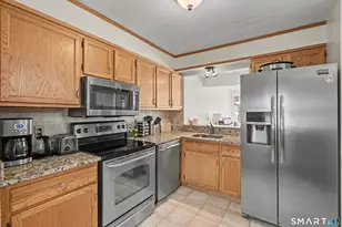 45 Far View Cmns, Southbury, CT 06488 - Photo 9