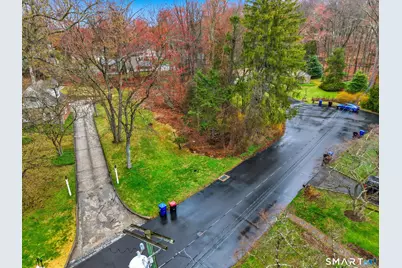 42 Deerwood Manor, Norwalk, CT 06851 - Photo 3