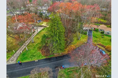 42 Deerwood Manor, Norwalk, CT 06851 - Photo 5