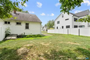 214 Country Rd, Fairfield, CT 06824 - Photo 19