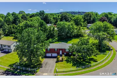 55 Hacienda Circle, Southington, CT 06479 - Photo 3