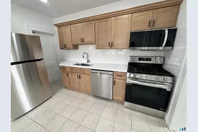 10 Glendenning Street #Right, Norwalk, CT 06851 - Photo 9