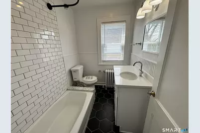 10 Glendenning Street #Right, Norwalk, CT 06851 - Photo 17