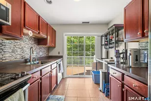 15 Freedom Way, East Lyme, CT 06357 - Photo 7