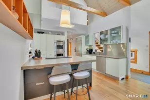 84 Hollister Dr, Avon, CT 06001 - Photo 17