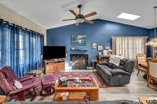 24 Honeysuckle Ct, Berlin, CT 06037 - Photo 7