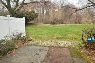 94 Wakefield Cir, East Hartford, CT 06118 - Photo 21